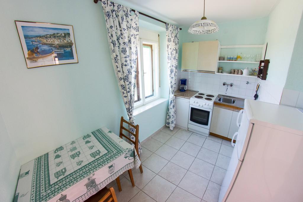 Apartments Stefanovski Paradiso ヴェリ・ロシニュ 部屋 写真