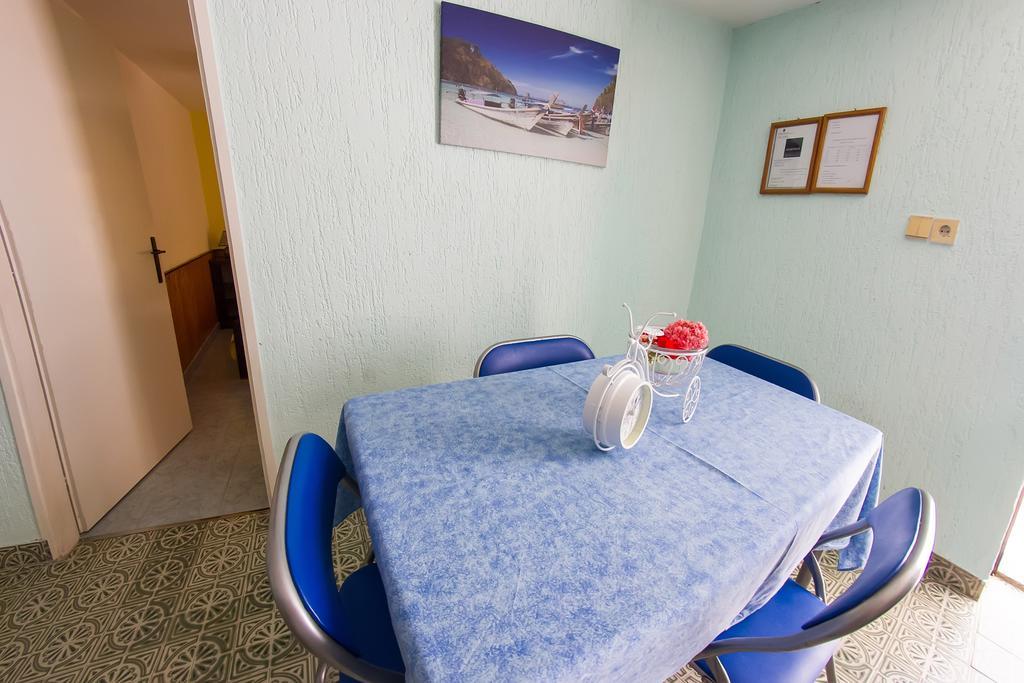 Apartments Stefanovski Paradiso ヴェリ・ロシニュ 部屋 写真